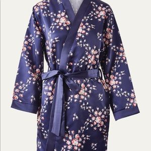 New Morgan lane navy and floral satin robe size small